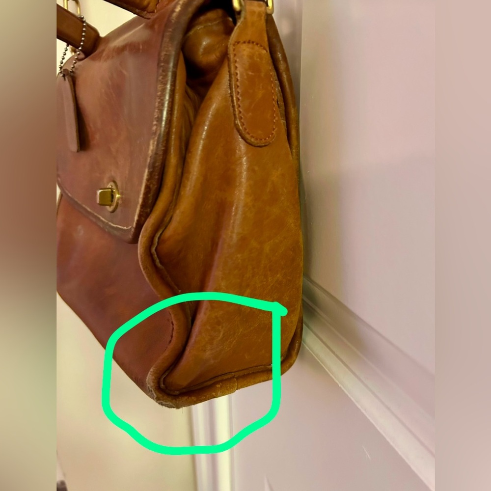 COACH Vintage Bag Style No. H5C- 9977. - Picture 6 of 9